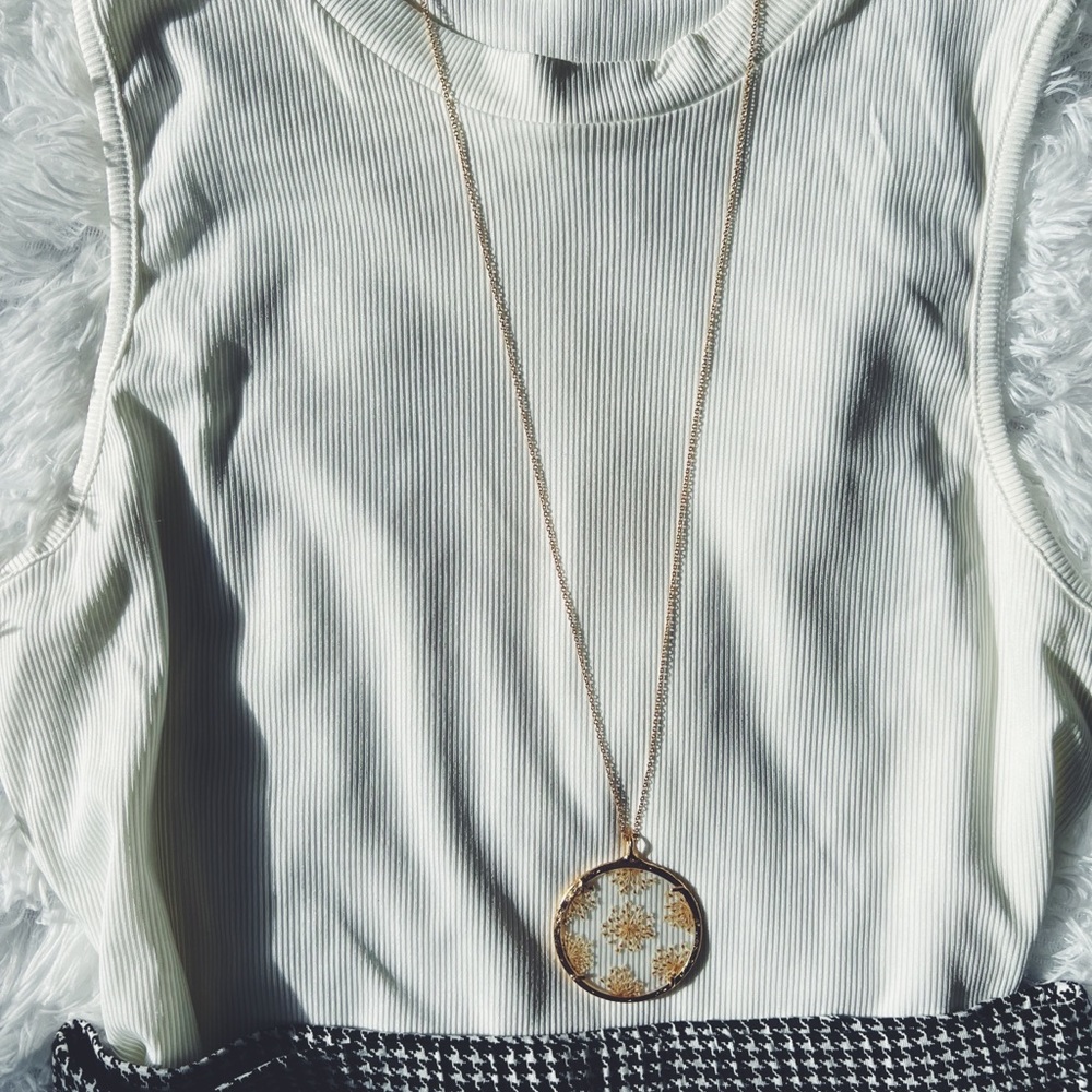 ❌ S O L D ❌
White Bodysuit